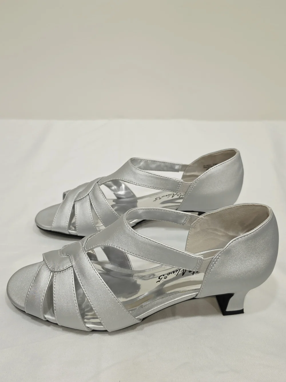 easy street Silver Satin Essie Wide Size 7 Strappy Low Heel Sandals